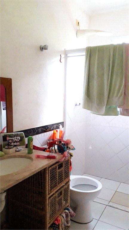 Casa à venda com 3 quartos, sendo 1 suíte,  no condomínio Jardim das Palmas, São Paulo - SP