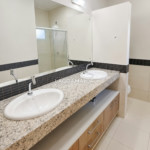 Casa à venda com 3 quartos, sendo 1 suíte, no condomínio Portal das Àguas, Três Lagoas - MS