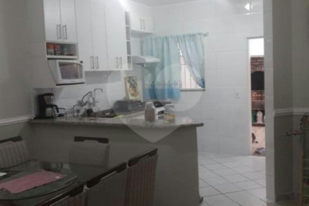Sobrado à venda com 3 quartos, sendo 1 suíte, em Parque Vitória, São Paulo, SP