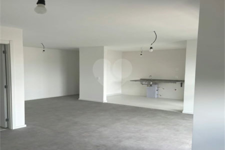 Apartamento à venda com 2 quartos, sendo 1 suíte,  em Vila Anastácio, São Paulo, SP