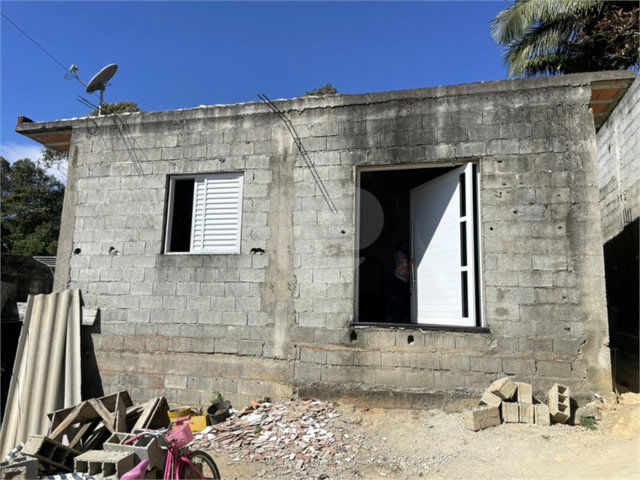 Casa à venda com 3 quartos, sendo 1 suíte,  em Roseira, Mairiporã, SP
