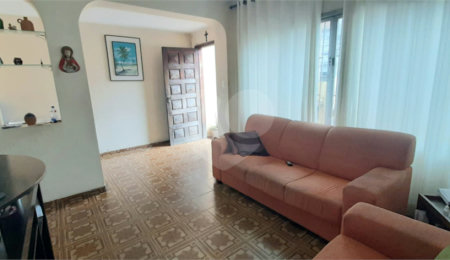 Sobrado à venda com 2 quartos em Tremembé, São Paulo, SP