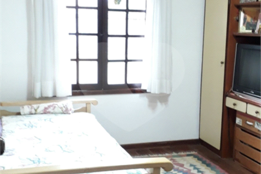 Casa à venda com 3 suítes no condomínio Gleba II, Mairiporã - SP