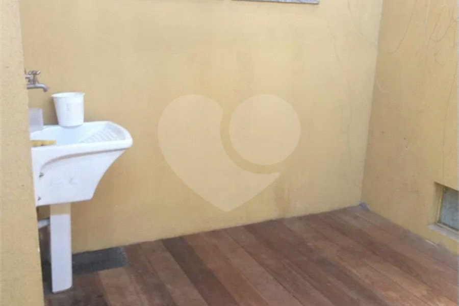 Casa à venda com 3 quartos, sendo 1 suíte, no condomínio Primavera, São Paulo - SP