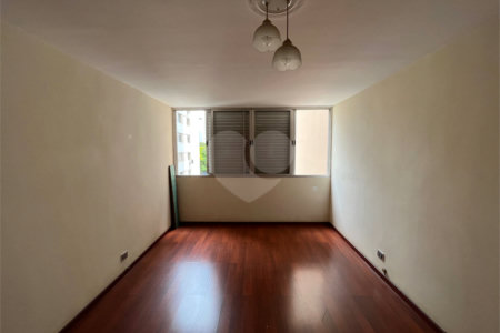 Apartamento à venda com 3 quartos, sendo 1 suíte, em Itaim Bibi, São Paulo, SP