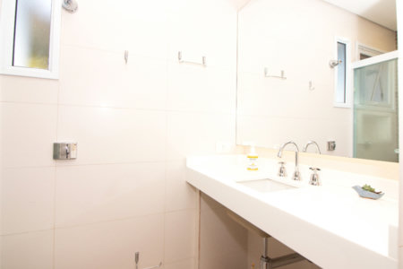 Casa à venda com 4 quartos, sendo 2 suítes, em Chácara Flora, São Paulo, SP
