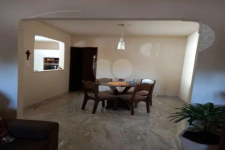 Casa à venda com 3 quartos em Campo Grande, Rio de Janeiro, RJ
