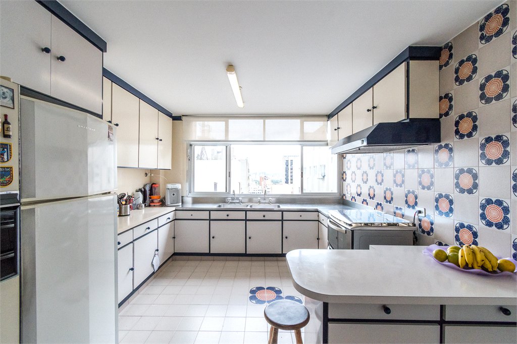 Apartamento à venda com 4 quartos, sendo 2 suítes, em Jardim Paulista, São Paulo, SP