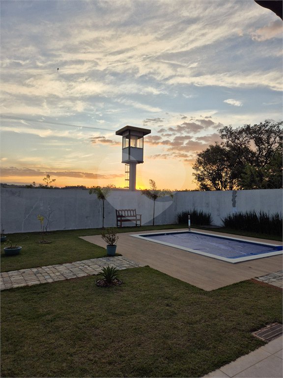 Casa à venda com 4 quartos, sendo 3 suítes, no condomínio Vilaggio Araçoiaba, Araçoiaba da Serra - SP