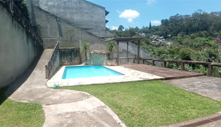 Casa à venda com 5 quartos, sendo 1 suíte,  em Roseira, Mairiporã, SP