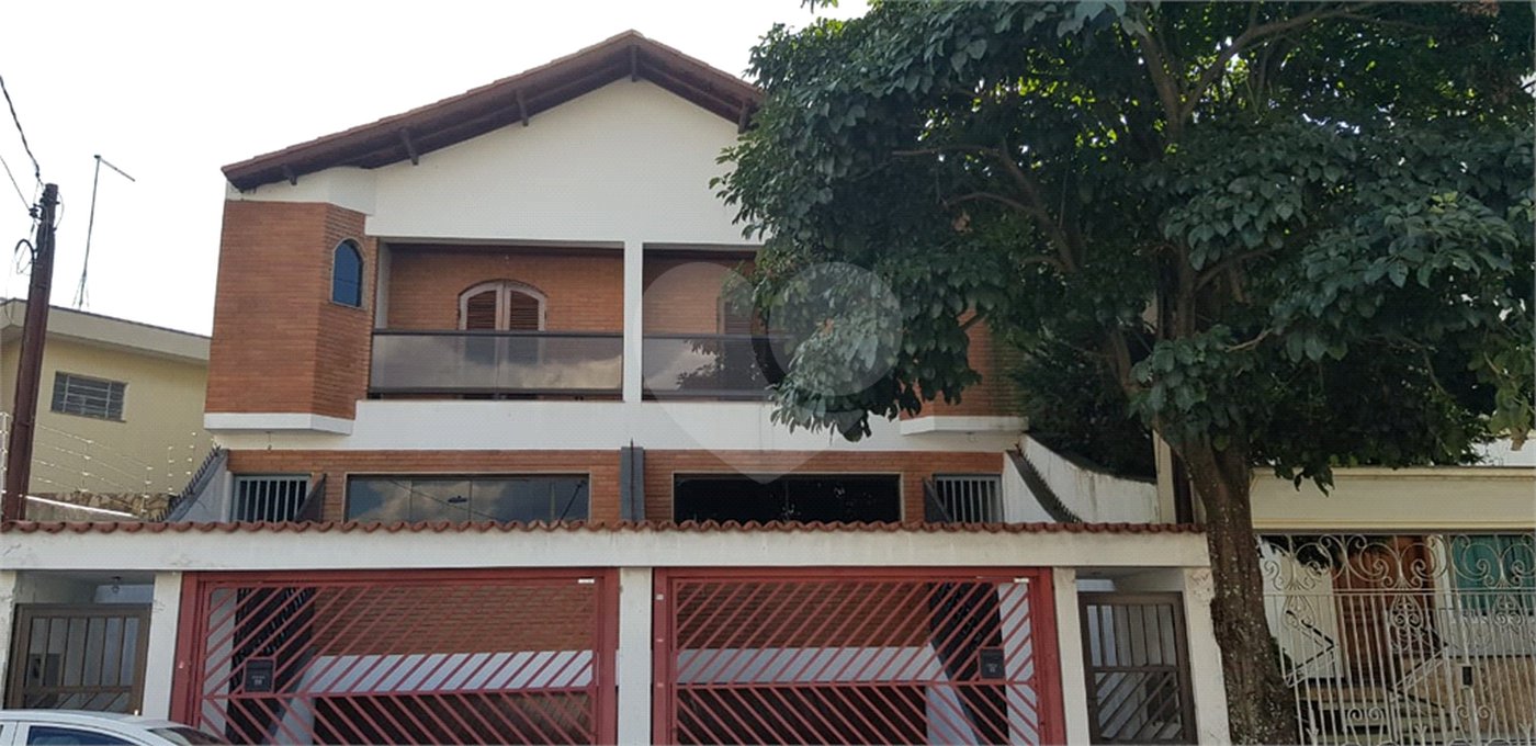 Sobrado à venda com 4 quartos, sendo 1 suíte,  em Olímpico, São Caetano do Sul, SP