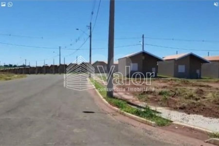 Terreno com 179,17 m² de área total.