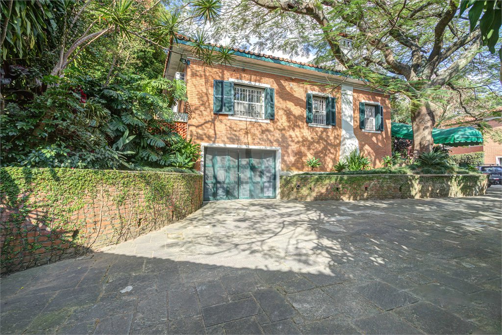 Casa à venda com 6 quartos, sendo 4 suítes, em Guarapiranga, São Paulo, SP