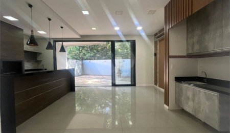 Casa à venda com 3 quartos, sendo 1 suíte,  no condomínio Jardim Guarujá, Salto - SP