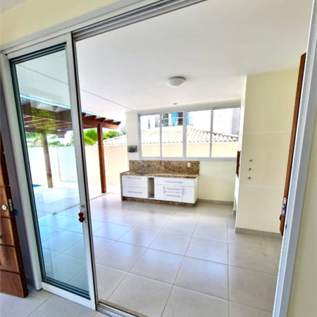 Casa à venda com 3 quartos, sendo 1 suíte, em Outerio da Glória, Porto Seguro, BA