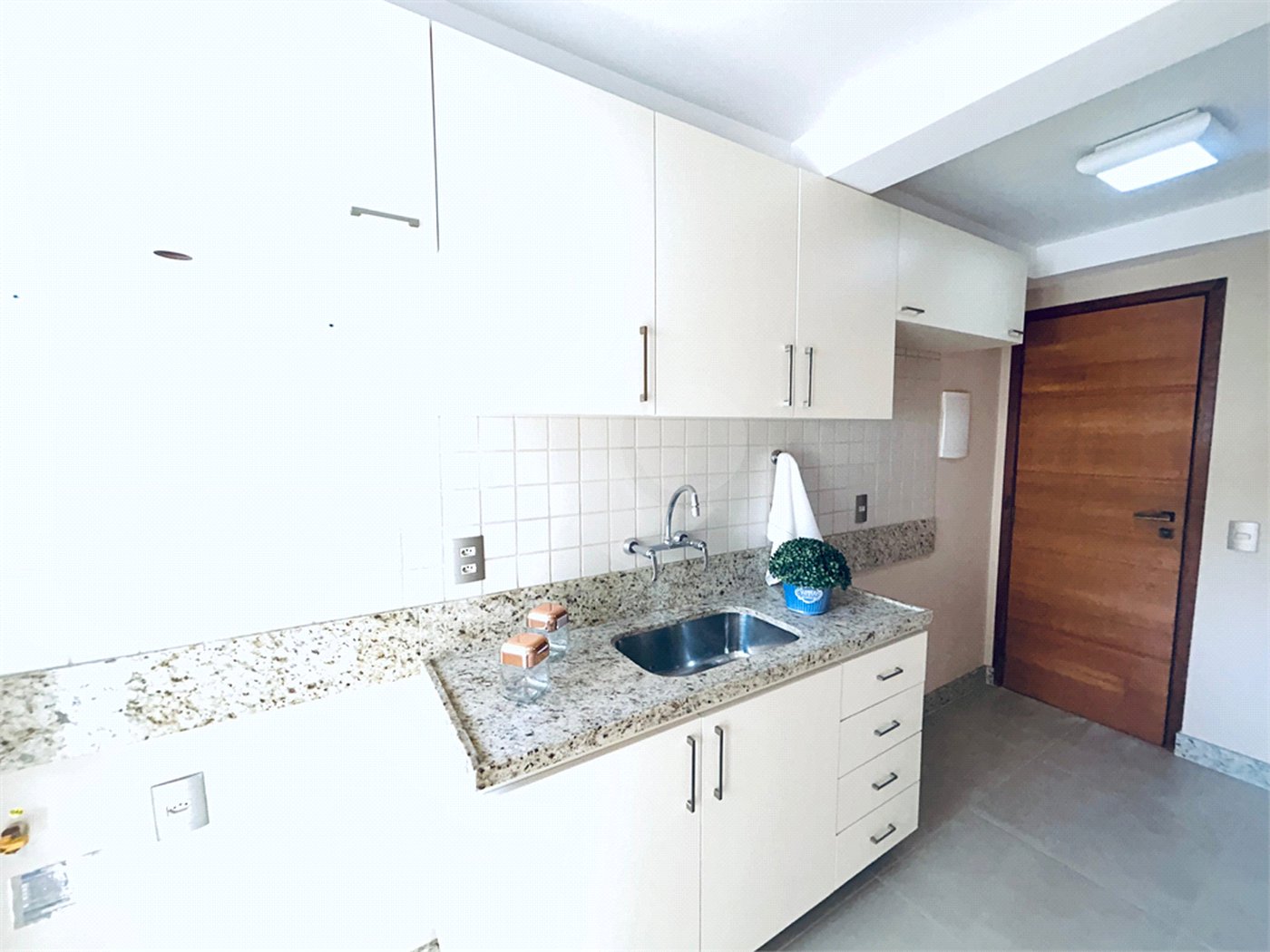 Apartamento à venda com 2 quartos, sendo 1 suíte, em Grajaú, Rio de Janeiro, RJ
