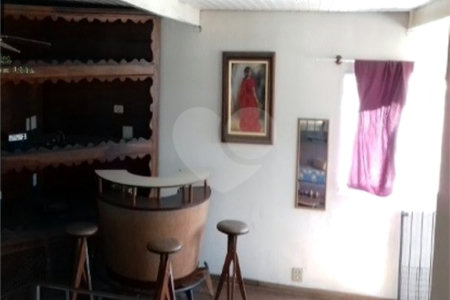 Sobrado à venda com 8 quartos, sendo 3 suítes, em Liberdade, São Paulo, SP