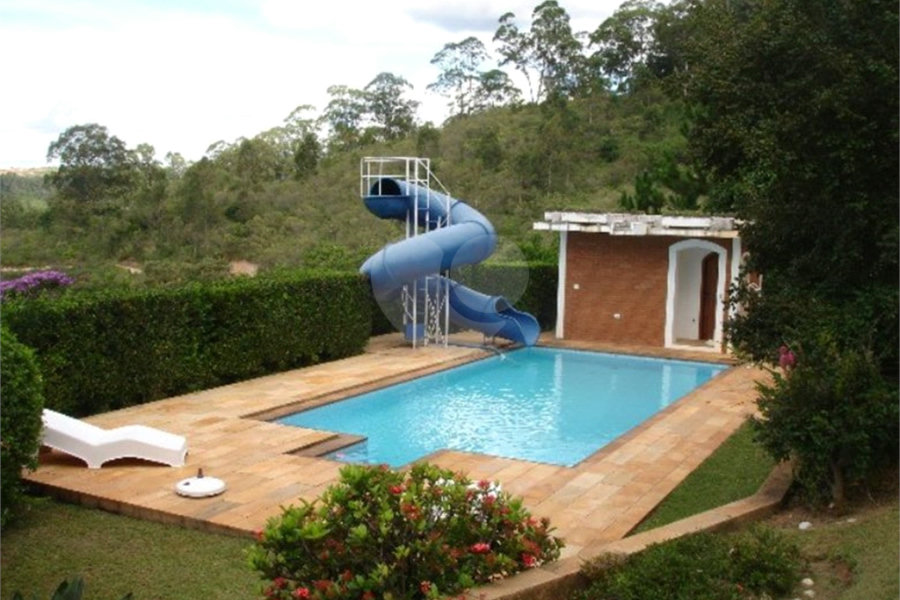 Chácara à venda com 6 quartos, sendo 2 suítes, no Centro, Serra Negra, SP