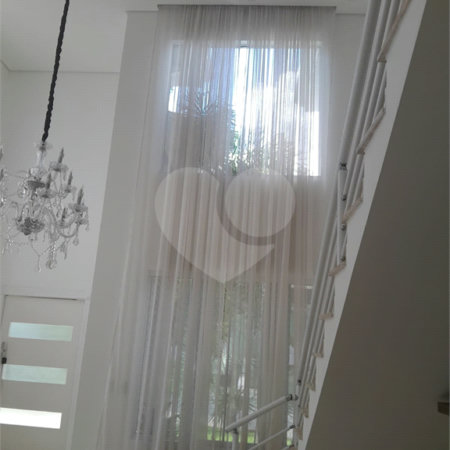 Casa à venda ou para alugar com 4 suítes em Chácaras São Carlos, Cotia, SP