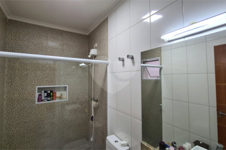 Sobrado à venda com 4 quartos, sendo 2 suítes, em Santa Teresinha, São Paulo, SP