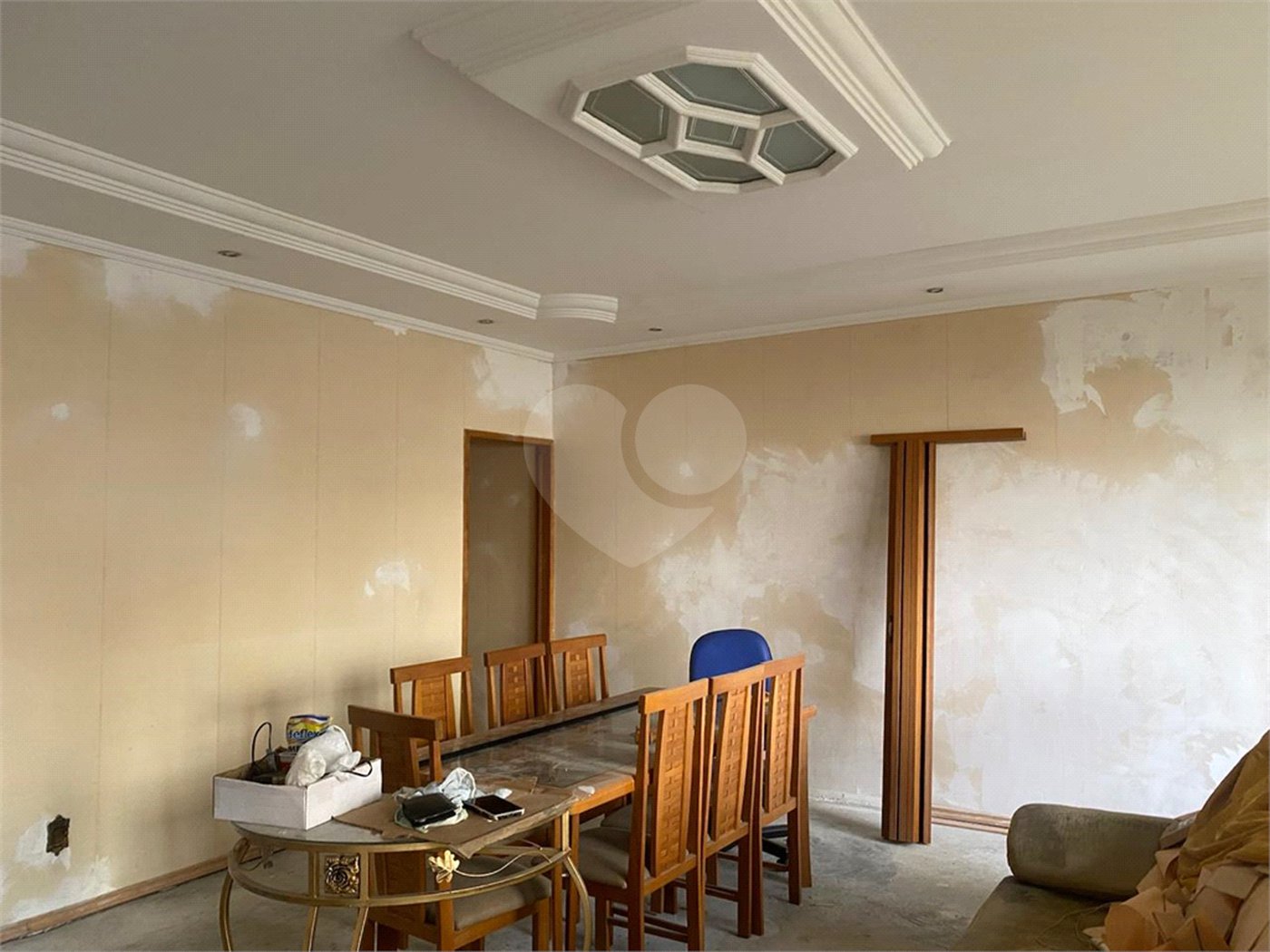 Casa à venda com 5 quartos, sendo 3 suítes, em Vila Rosália, Guarulhos, SP