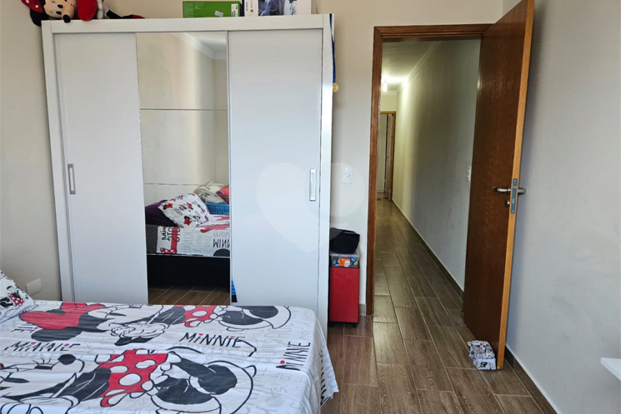 Casa à venda com 3 quartos, sendo 1 suíte, no condomínio Professora Romilde Nogueira de Sá, São Paulo - SP
