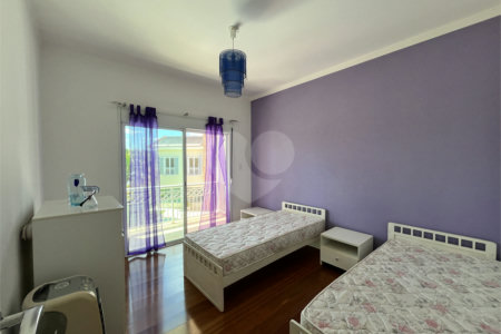 Casa à venda com 5 quartos, sendo 3 suítes,  no condomínio Village Saint Charbel, Araçoiaba da Serra - SP