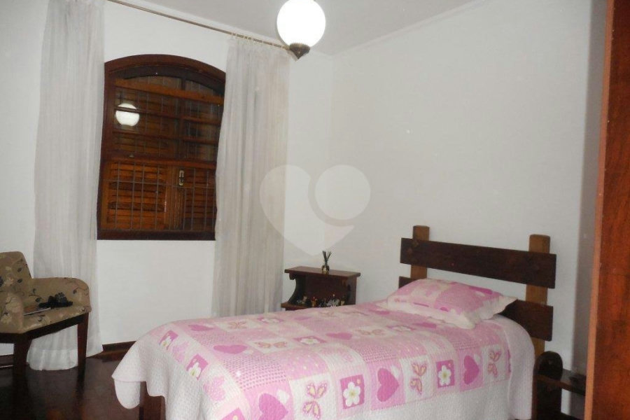 Casa à venda com 3 quartos, sendo 1 suíte, em Piraporinha, Diadema, SP