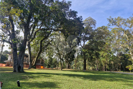Terreno à venda no condomínio Chácara Santa Helena, São Paulo - SP