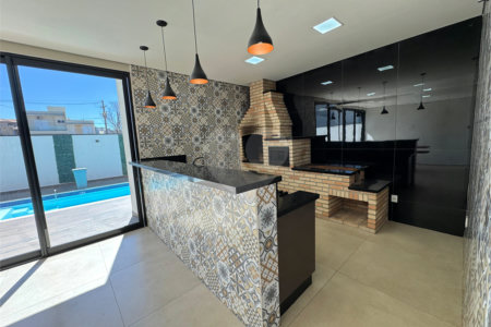 Casa à venda com 5 quartos, sendo 4 suítes, no condomínio Golden Ville, Itapetininga - SP