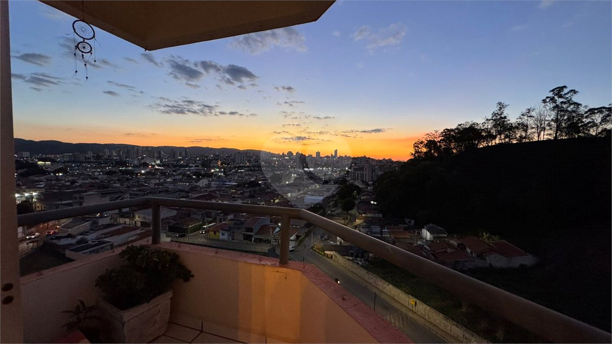 Apartamento à venda com 3 quartos, sendo 1 suíte, em Vila Aparecida, Jundiaí, SP