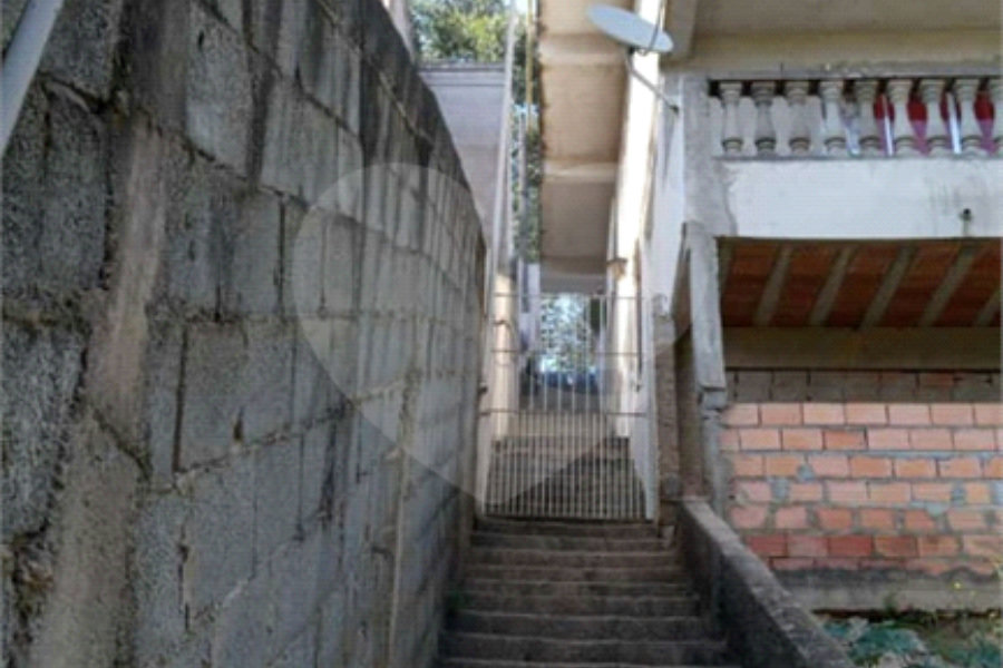 Sobrado à venda com 4 quartos em Lavapés, Mairiporã, SP