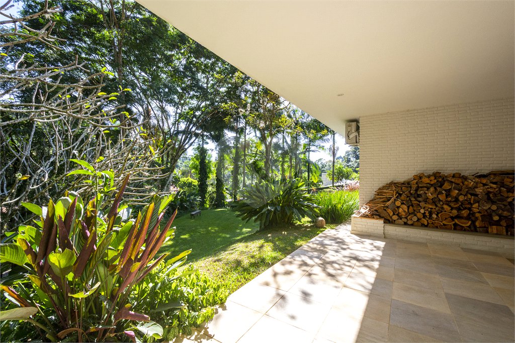 Casa à venda com 4 suítes no condomínio Chácara Flora, São Paulo - SP