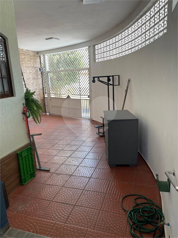 Sobrado à venda com 4 quartos, sendo 1 suíte,  em Jardim Las Vegas, Santo André, SP