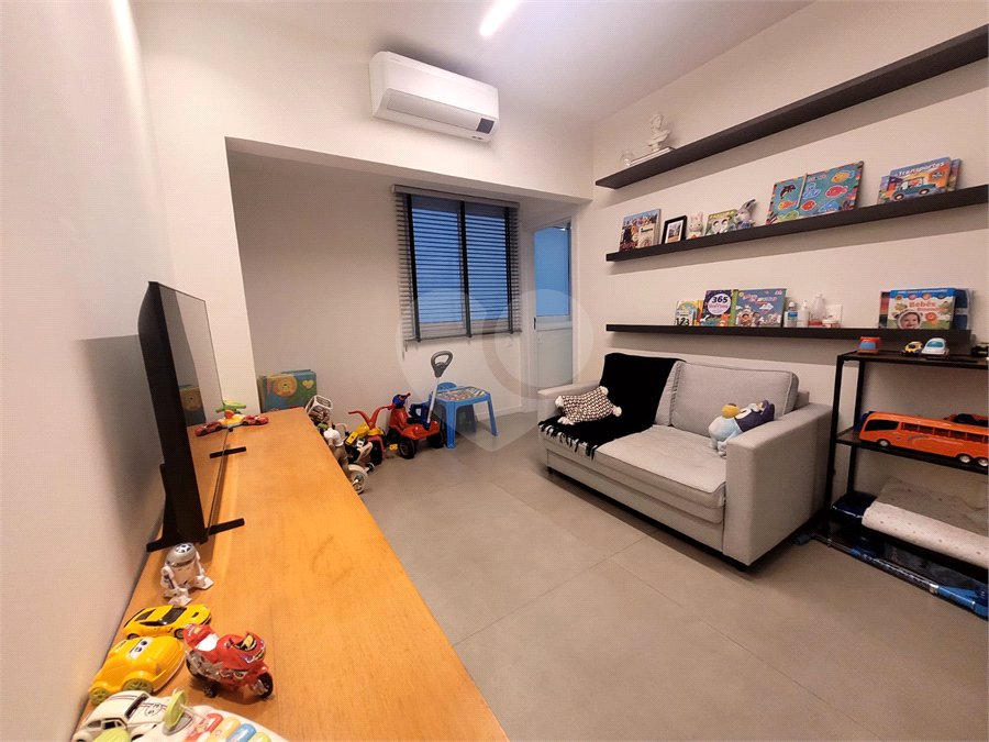 Apartamento à venda com 4 quartos, sendo 1 suíte,  em Ipanema, Rio de Janeiro, RJ