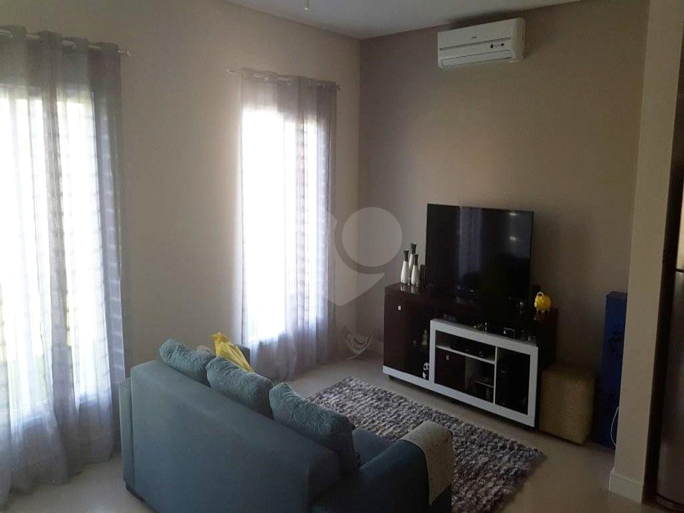 Casa à venda com 4 quartos, sendo 2 suítes, no condomínio Village Ipanema, Araçoiaba da Serra - SP