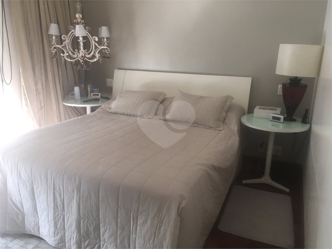 Apartamento à venda com 4 quartos, sendo 3 suítes, em Moema, São Paulo, SP