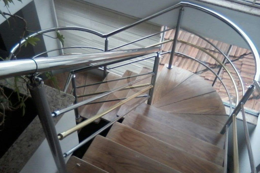 Casa Térrea à venda com 4 quartos, sendo 2 suítes,  em Vila Mazzei, São Paulo, SP