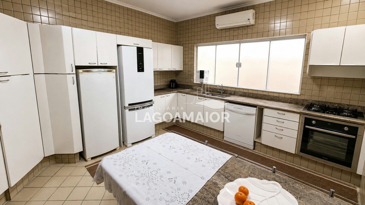 Casa à venda com 3 quartos, sendo 1 suíte, em Santos Dumont, Três Lagoas, MS