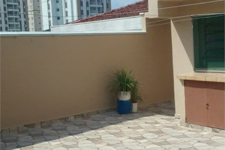Sobrado à venda com 4 quartos, sendo 1 suíte, em Vila Gomes, São Paulo, SP