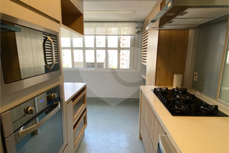 Apartamento à venda com 2 quartos em Cerqueira César, São Paulo, SP