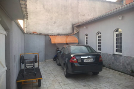 Casa Térrea à venda com 3 suítes em Jardim São Pedro, Mogi das Cruzes, SP