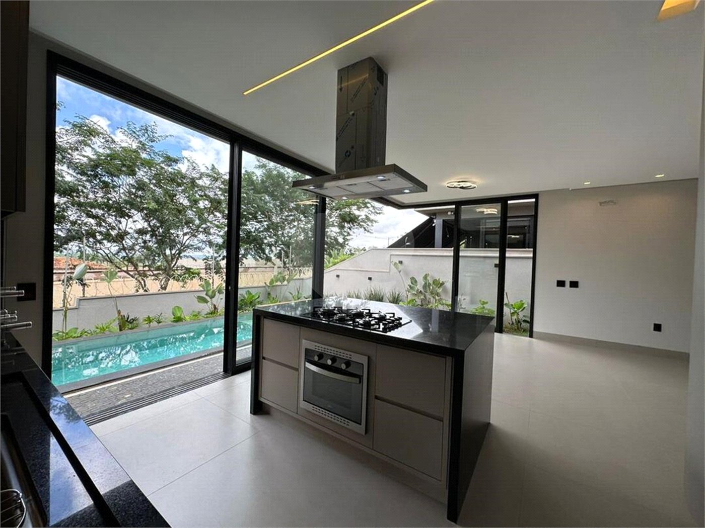 Casa à venda com 4 suítes no condomínio Terras de Florença, Ribeirão Preto - SP