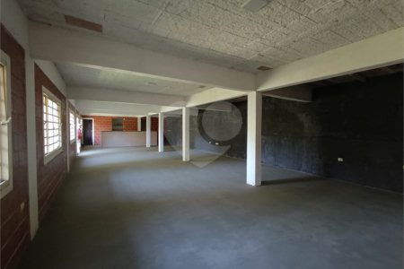 Chácara à venda com 4 quartos, sendo 1 suíte, em Vila Vilma (mailasqui), São Roque, SP