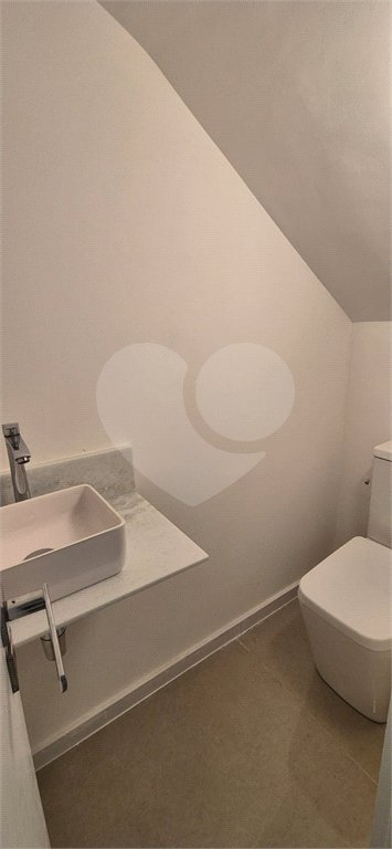 Sobrado à venda com 2 quartos, sendo 1 suíte,  em Vila Paiva, São Paulo, SP