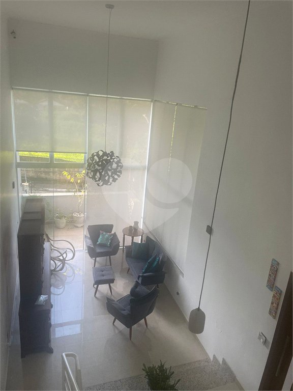 Sobrado à venda com 3 suítes em Horto, São Paulo, SP