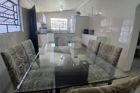Casa à venda com 3 quartos, sendo 1 suíte,  em Recreio Maristela, Atibaia, SP