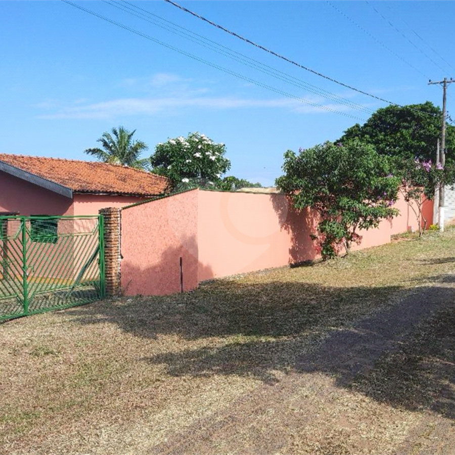 Casa à venda com 3 quartos, sendo 1 suíte, no condomínio Residencial Terras de Vera Cruz, Vera Cruz - SP
