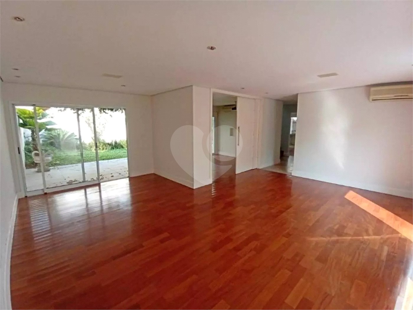 Casa à venda com 3 suítes no condomínio Solares Vila Europa, São Paulo - SP