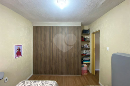 Casa à venda com 3 quartos em Jardim Santa Helena, Poá, SP